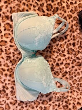 Victoria's Secret Light Blue Lace Underwire Bra
